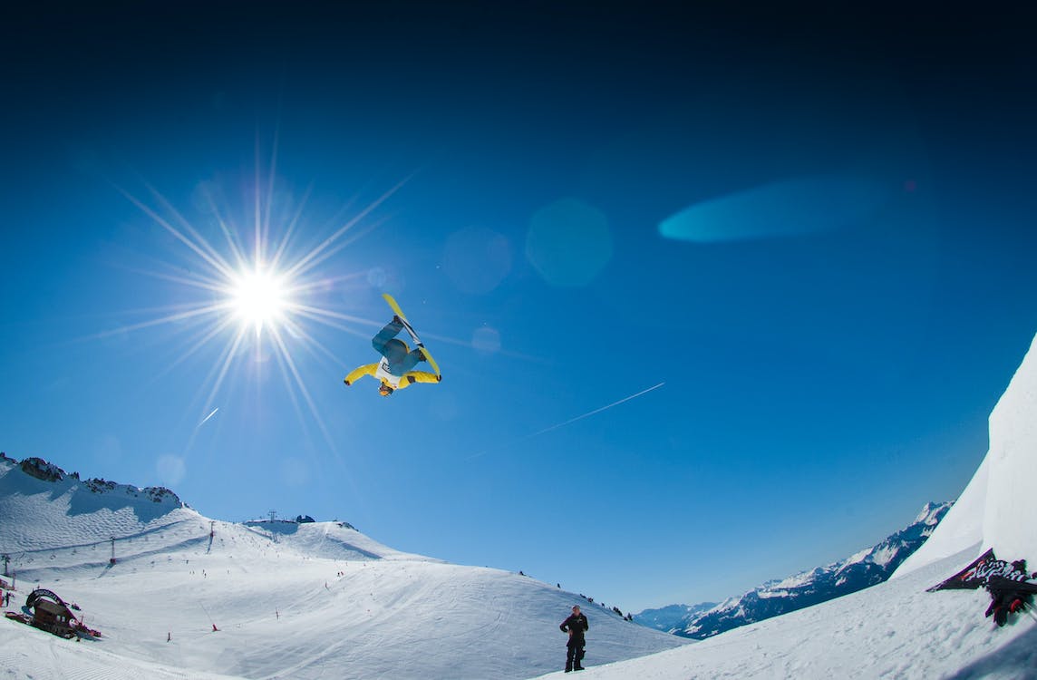 From Zero To Shred Hero: Top Beginner Snowboarding Tips & Tricks