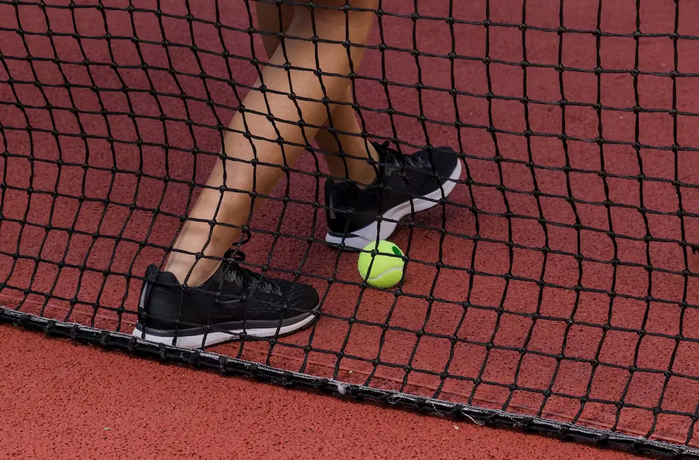 Choosing The Perfect Pair: A Buyer’s Guide To Black Tennis Shoes