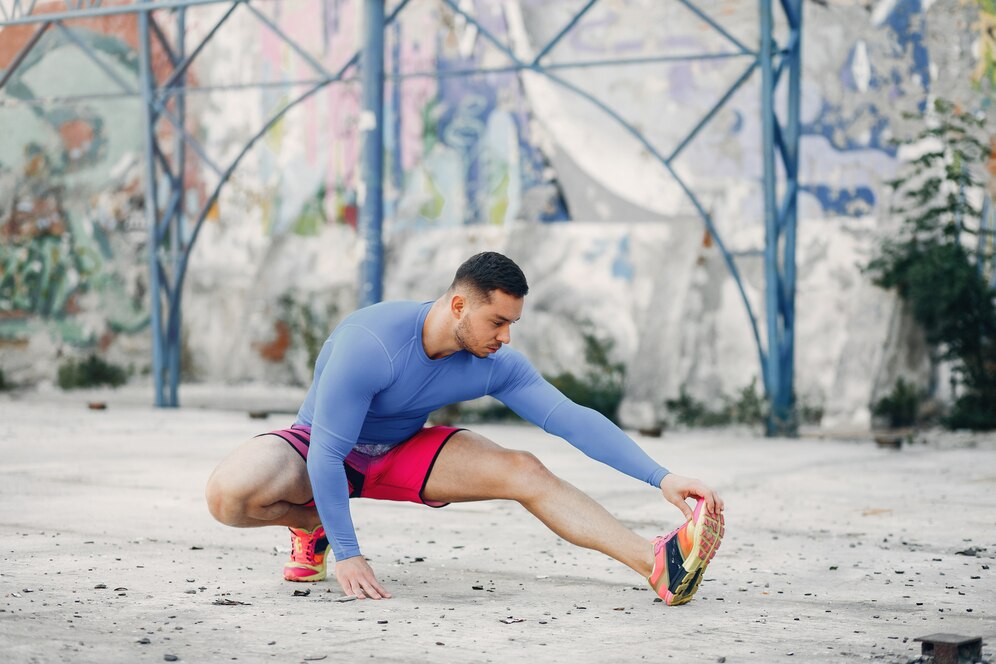 6 Best Stretches For Runners To Maximize Your Run & Stay Injury-Free