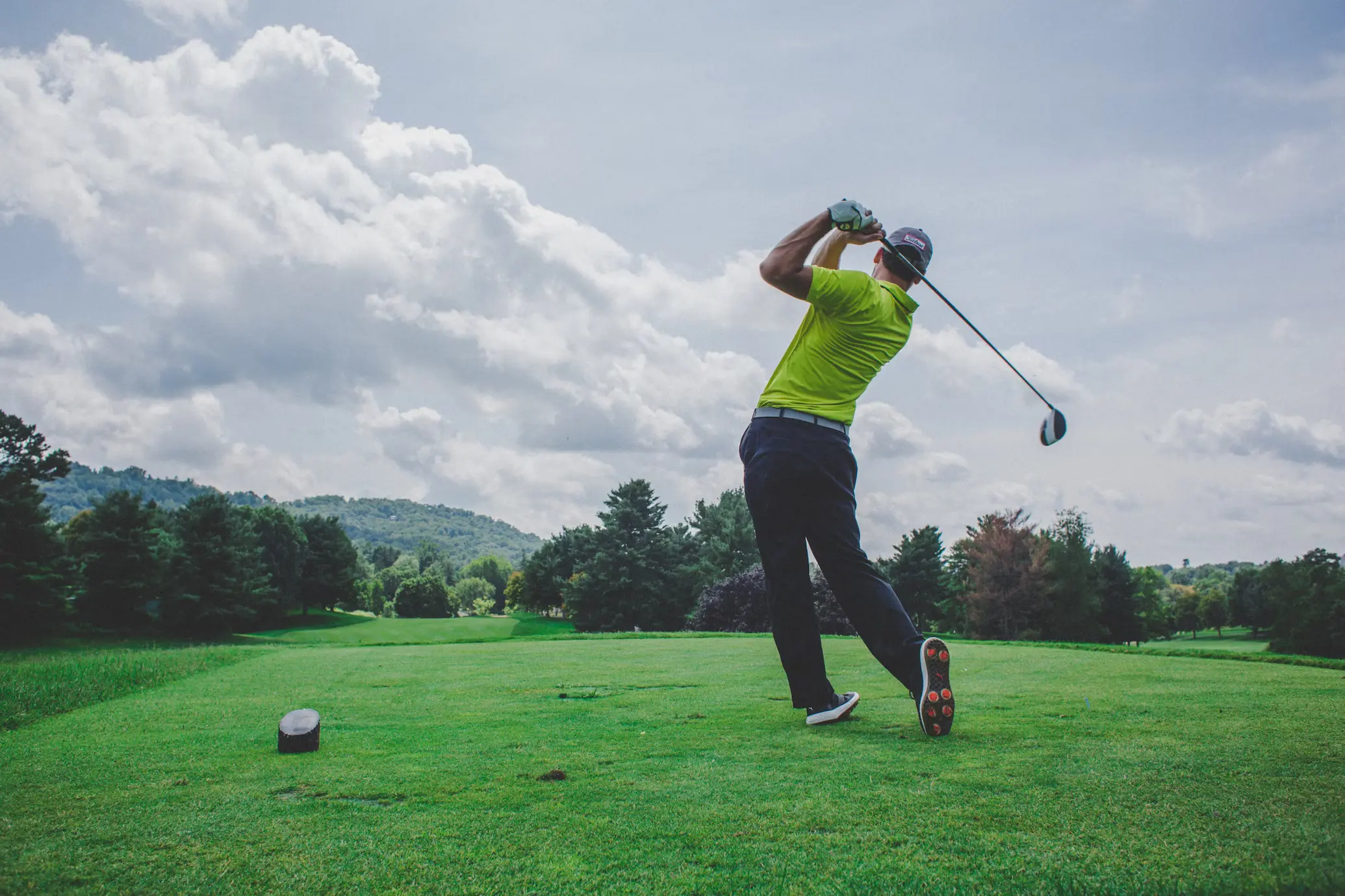 10 Golf Swing Mistakes & How To Fix Them For Better Accuracy
