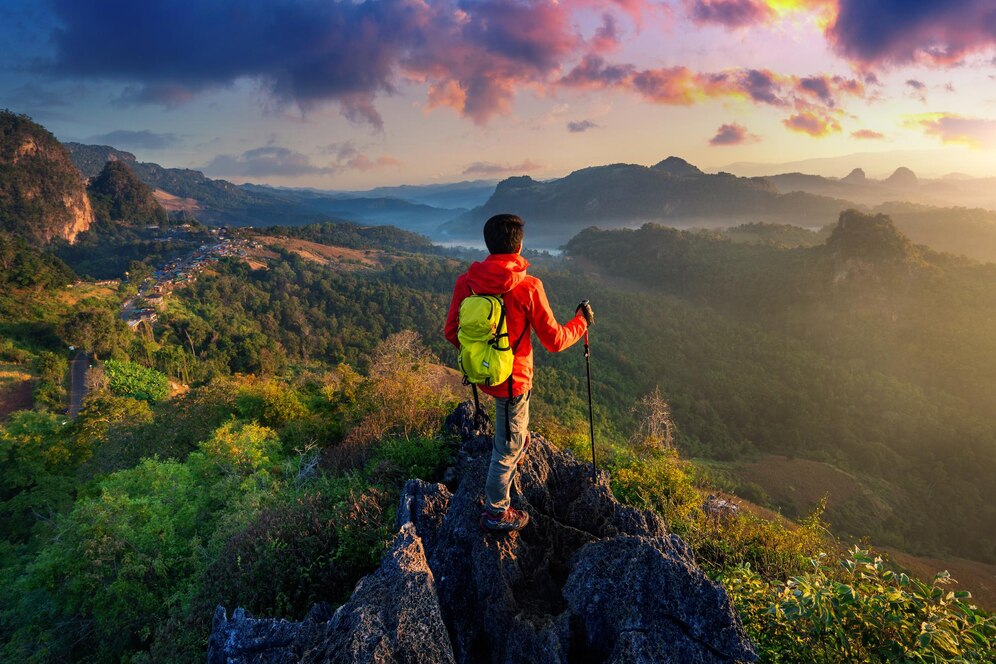 10 Essential Solo Hiking Tips For The Fearless Explorers