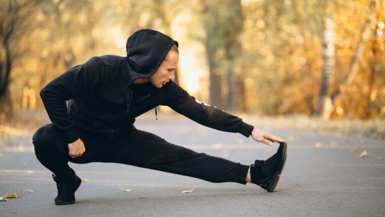 6 Pre-Run Stretches For Beginners To Boost Running Performance