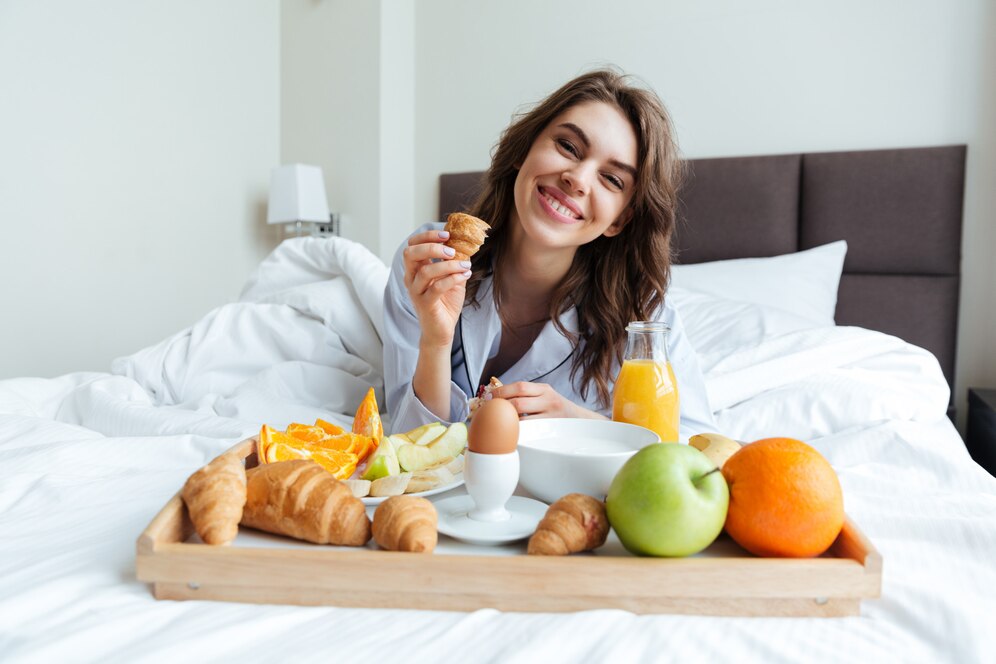 A 10-Step Guide On How To Eat Healthy While Staying In A Hotel