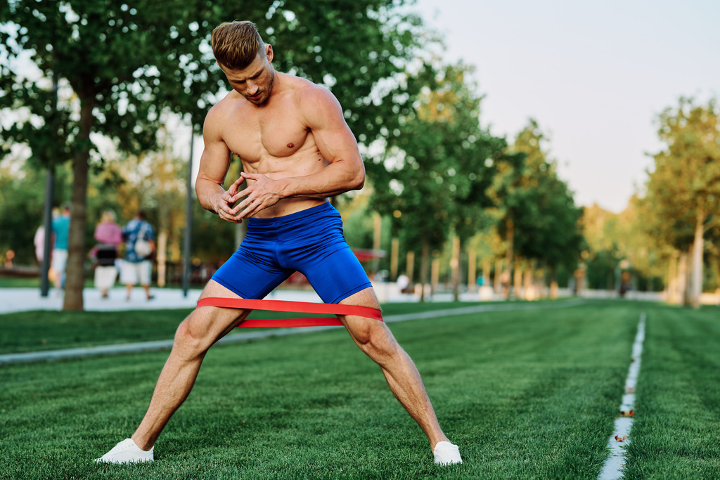 6 Resistance Band Exercises For Soccer Players To Build Core Strength