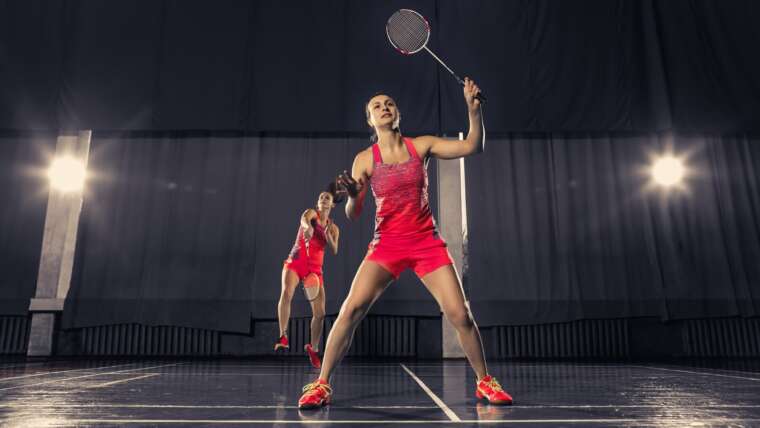 6 Different Types Of Badminton Smashes (& How To Do Them)